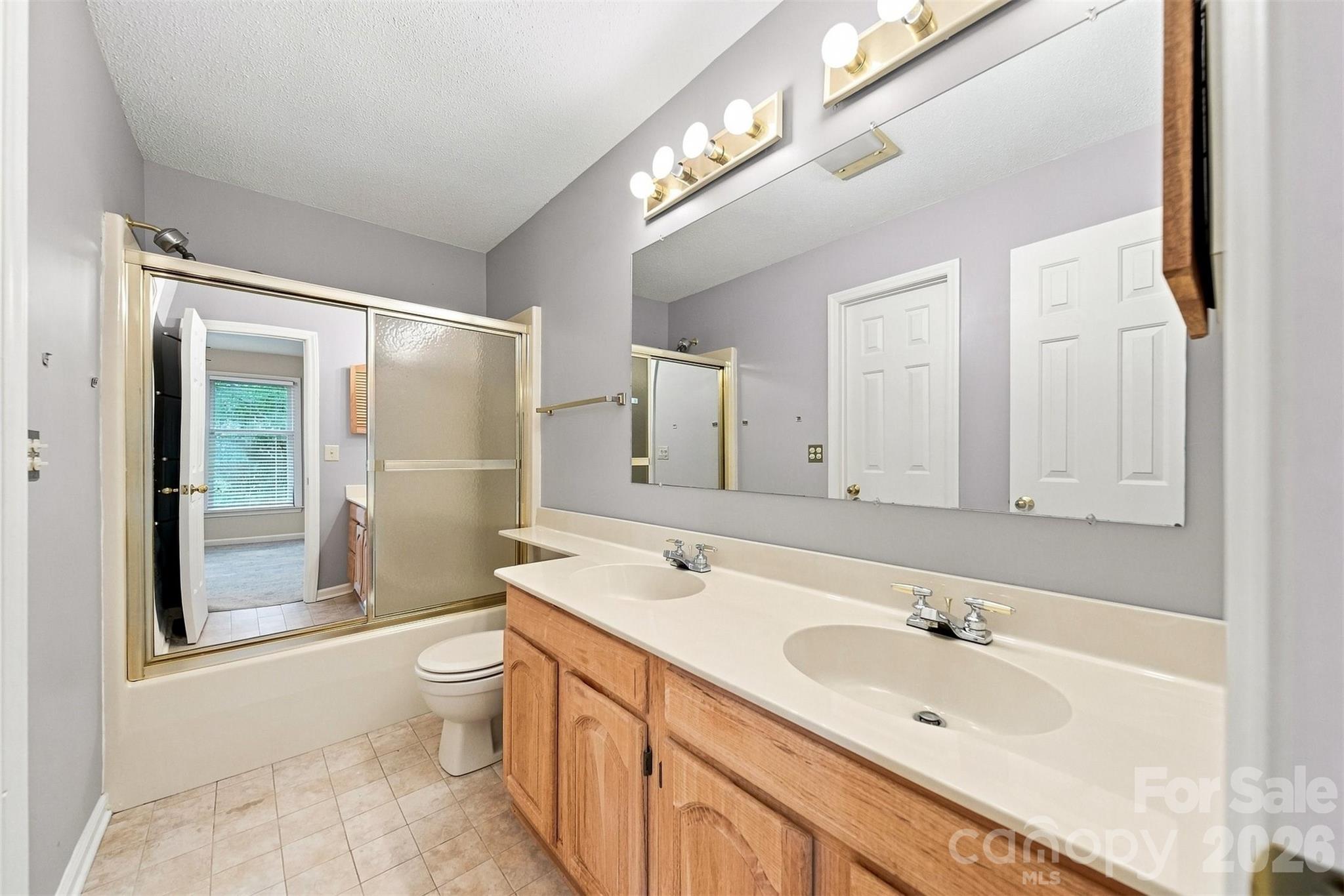 18 Meandering Way Property Photo 13