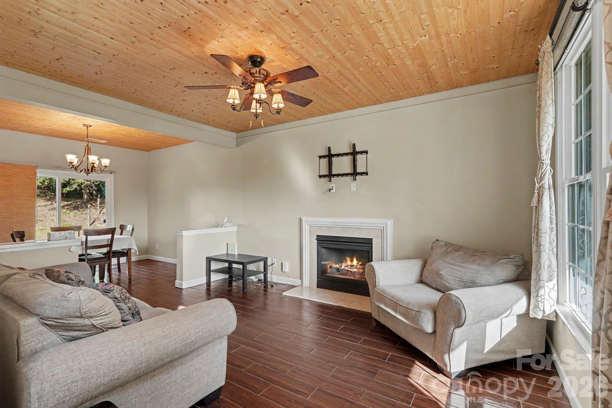 4176 Peyton Court Property Photo 2