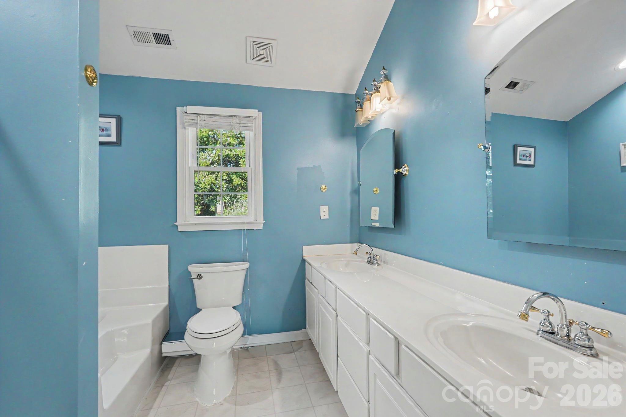 4176 Peyton Court Property Photo 5