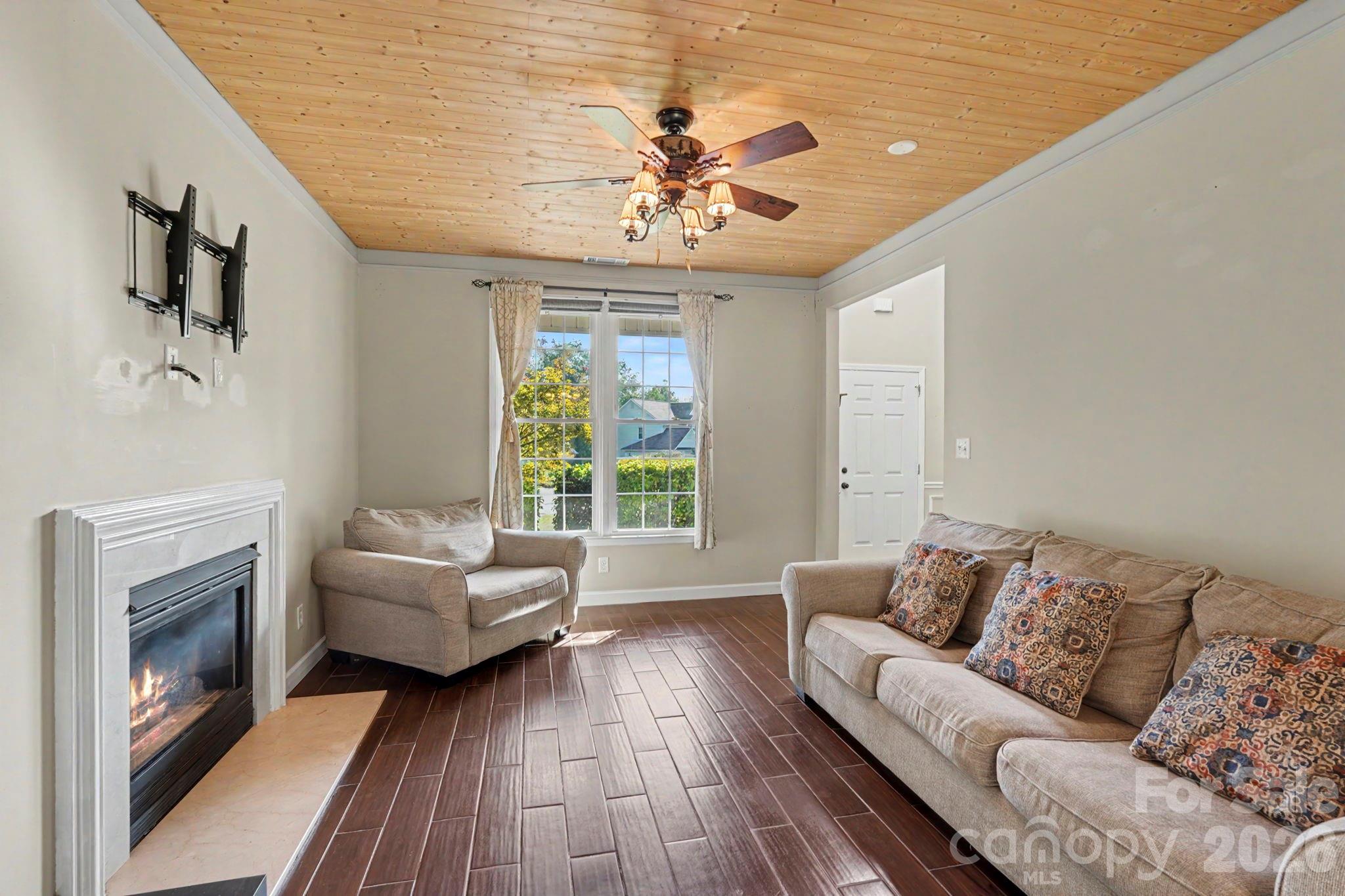 4176 Peyton Court Property Photo 11