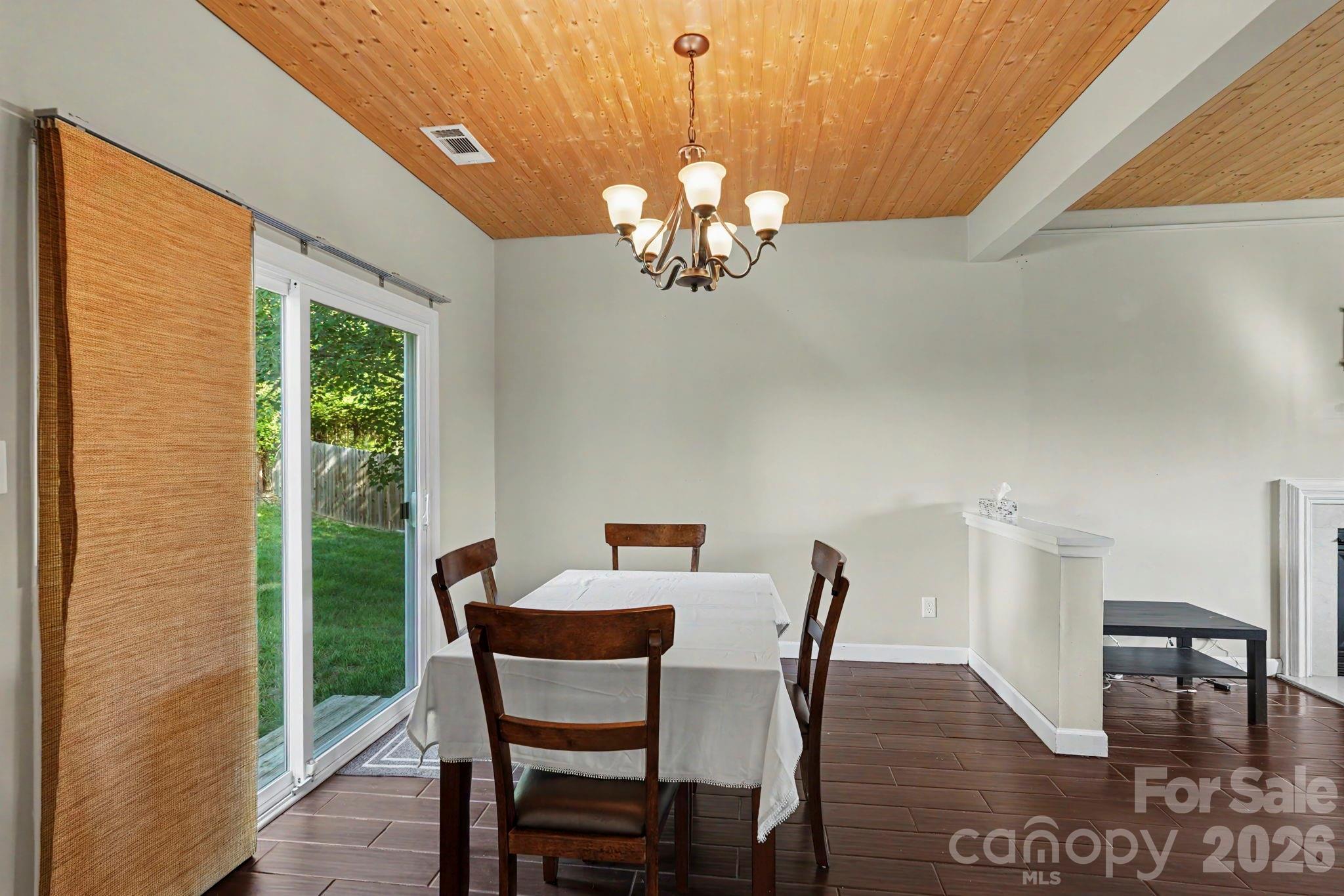 4176 Peyton Court Property Photo 17
