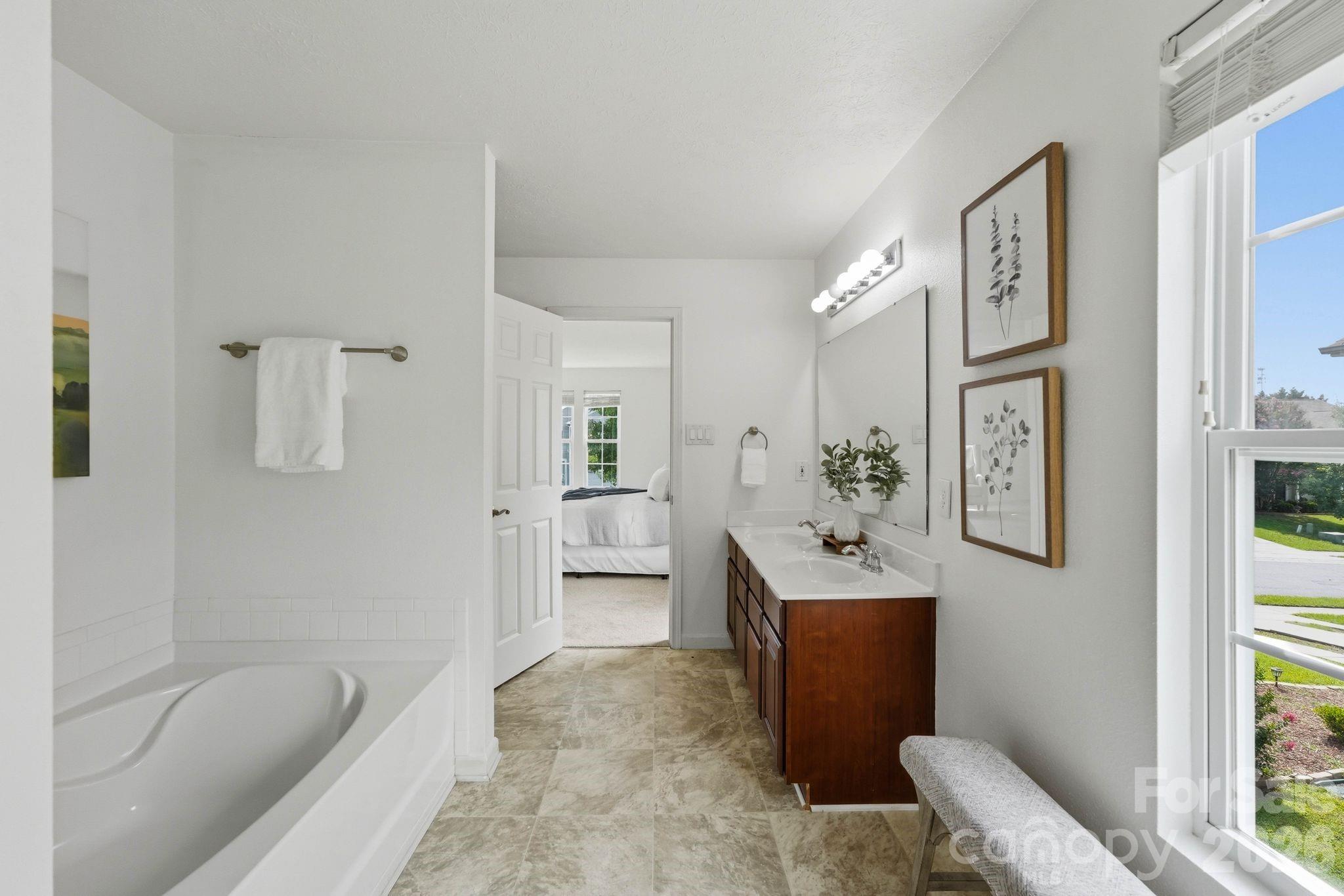 12821 Silvaire Farm Road Property Photo 6