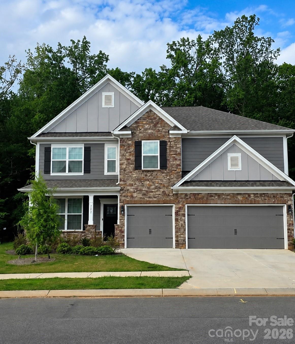 7027 Sylvan Retreat Drive Property Photo 2