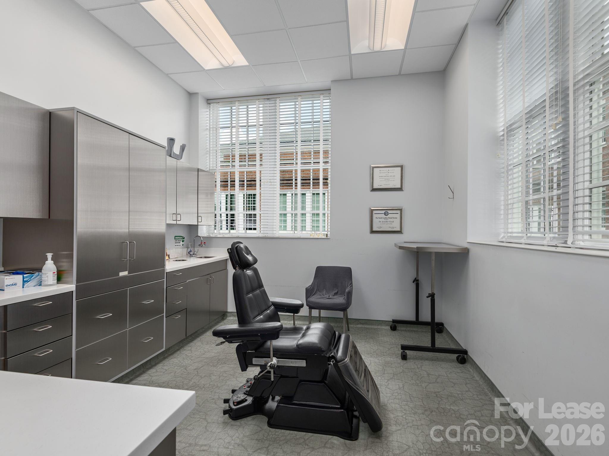 4 Vanderbilt Park Drive Property Photo 9