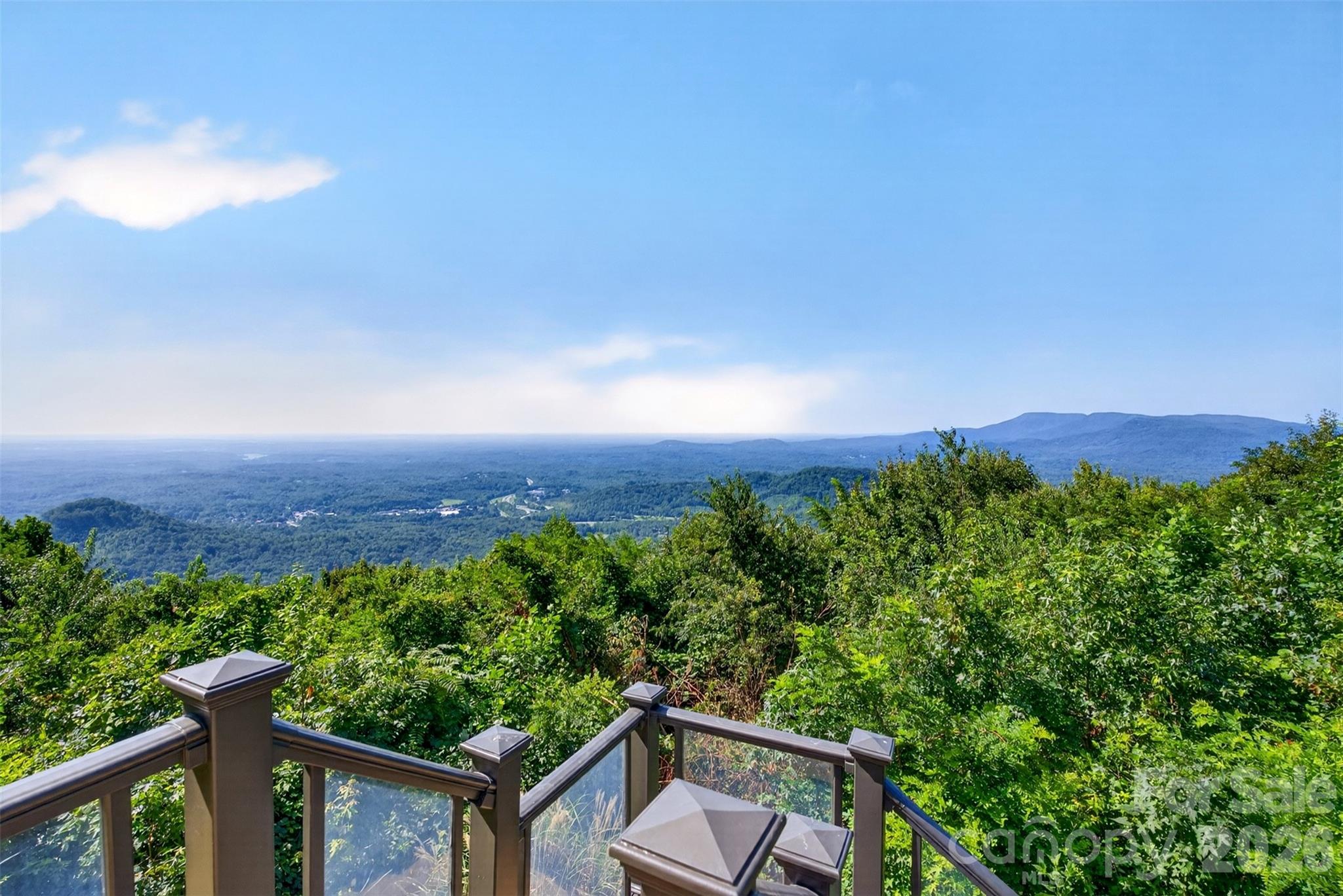 370 Mountain Side Drive Property Photo 2