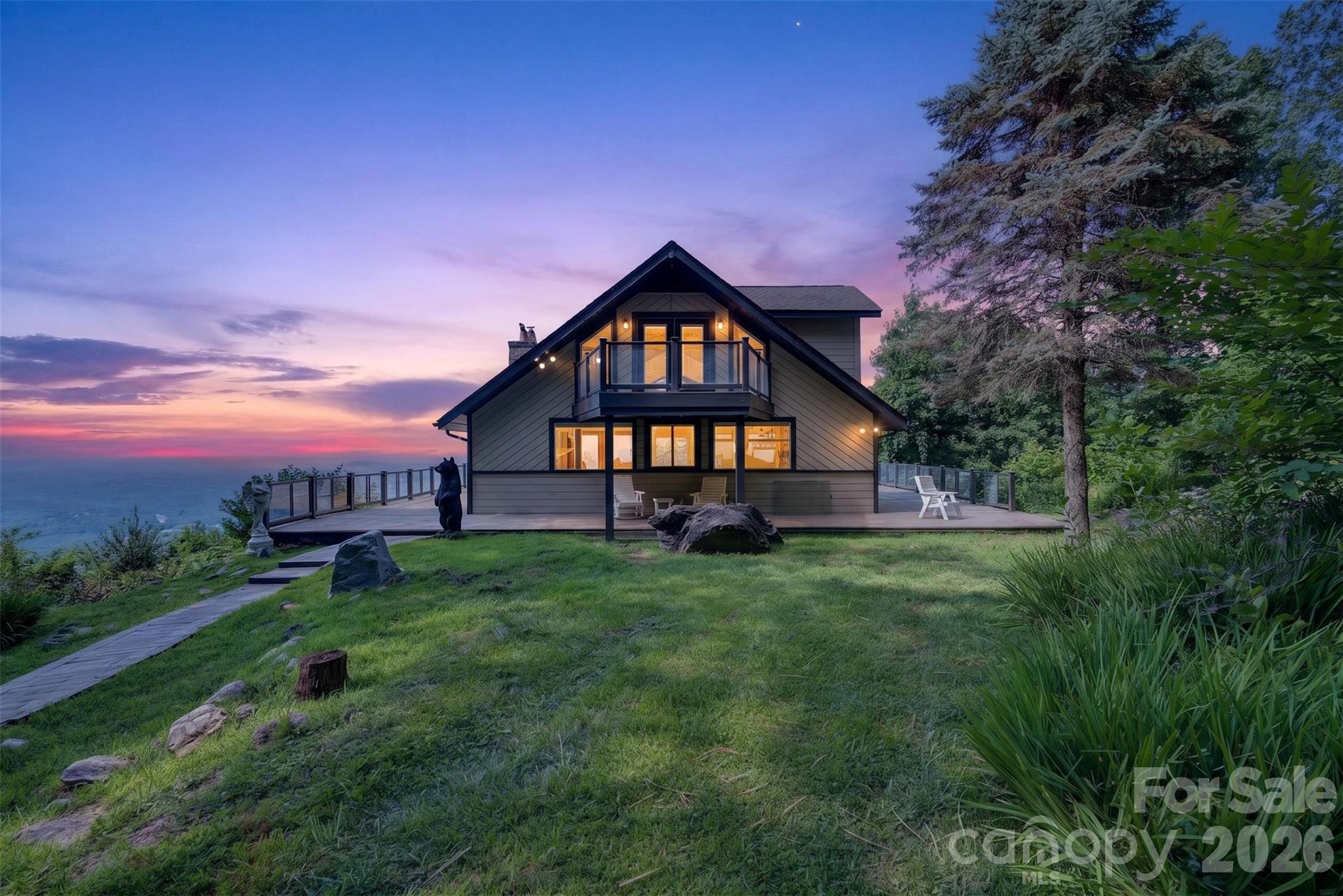 370 Mountain Side Drive Property Photo 3