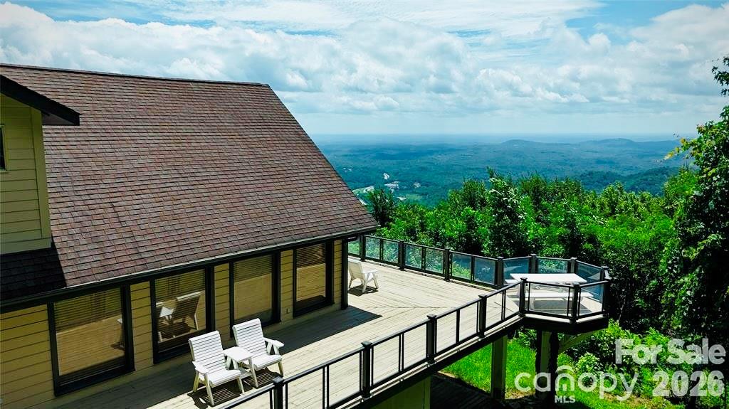 370 Mountain Side Drive Property Photo 13
