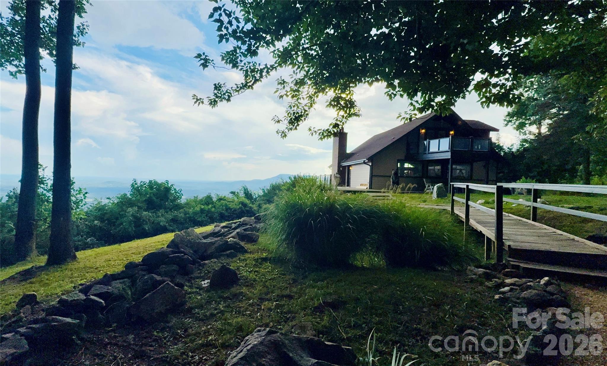 370 Mountain Side Drive Property Photo 15