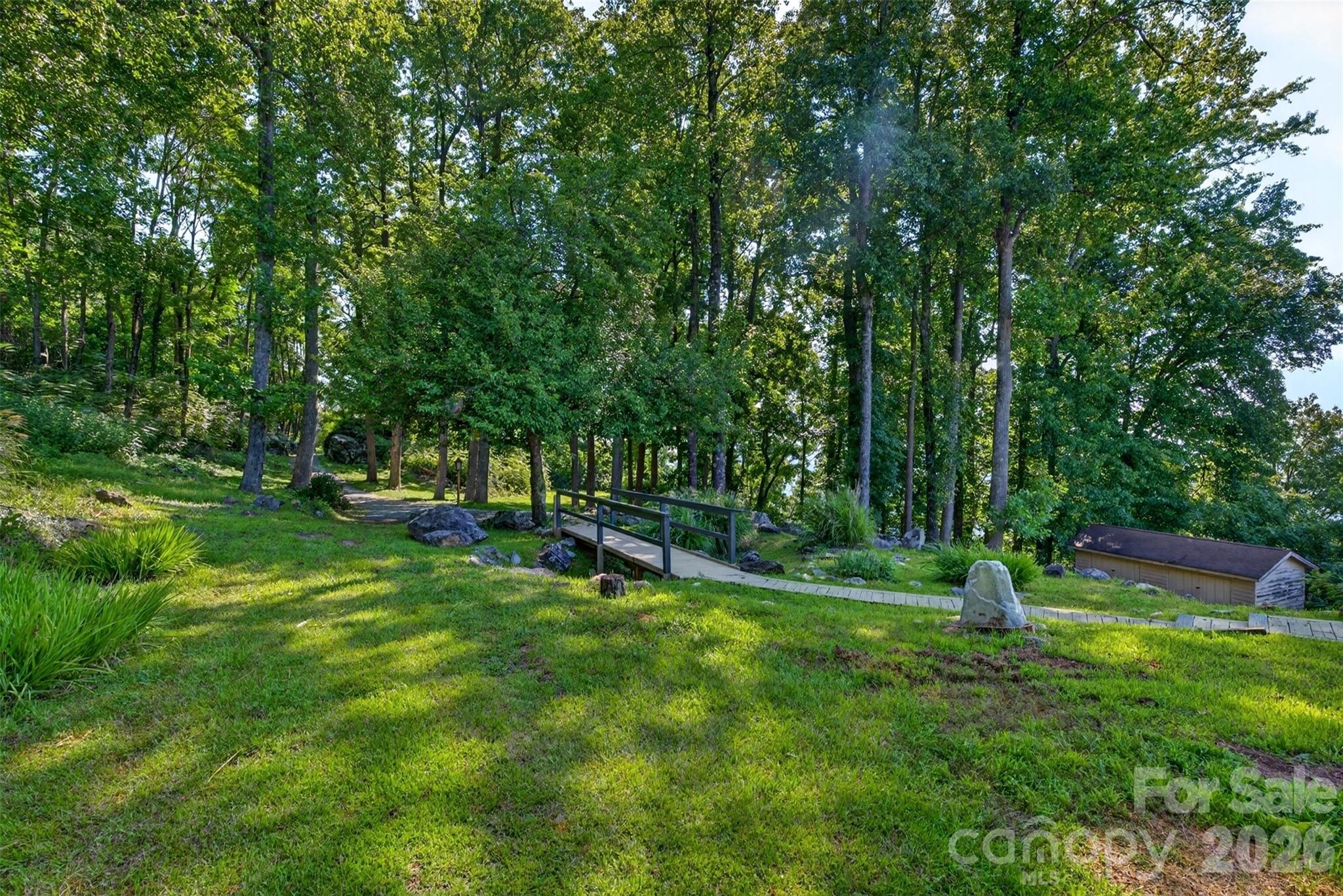 370 Mountain Side Drive Property Photo 16