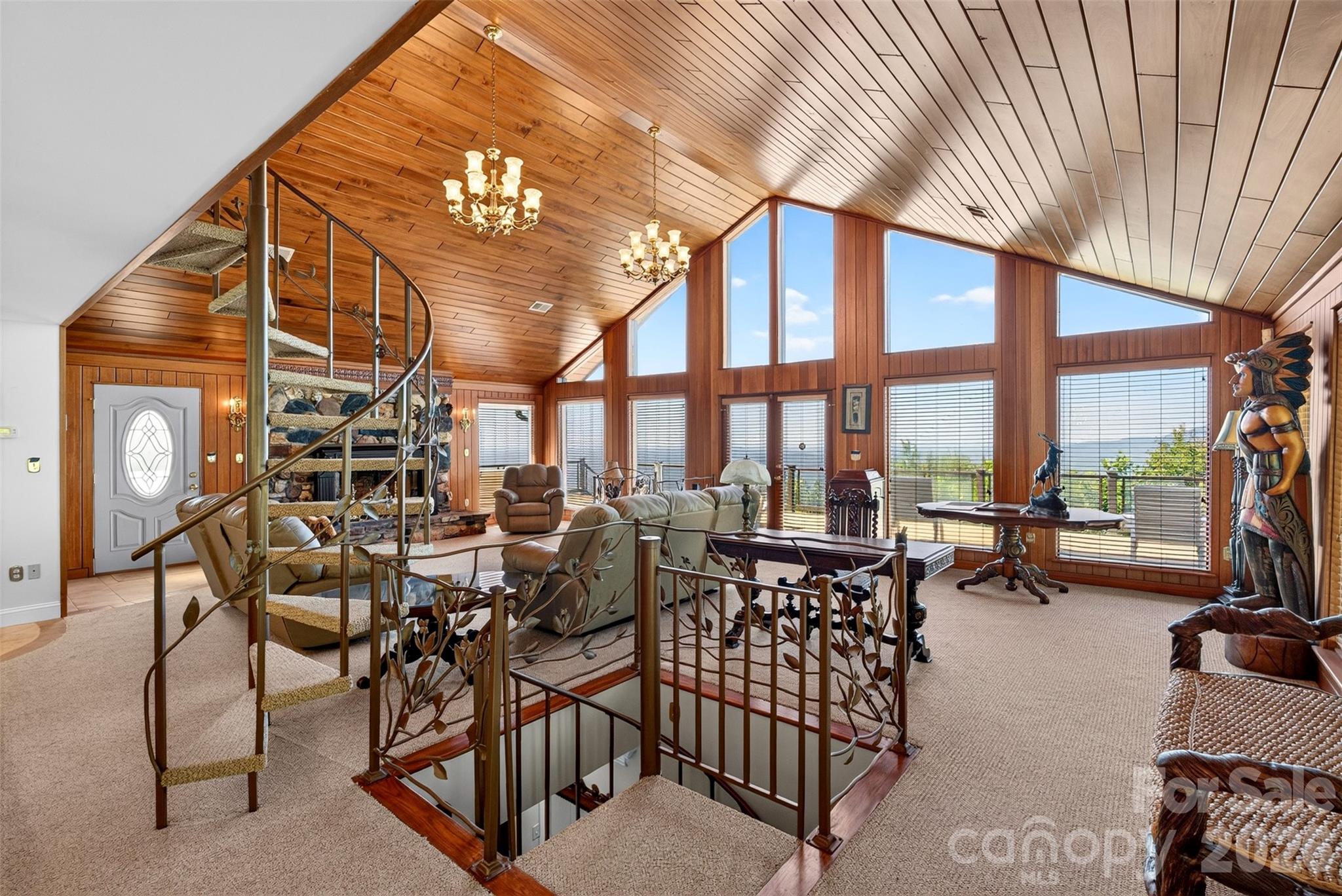 370 Mountain Side Drive Property Photo 24
