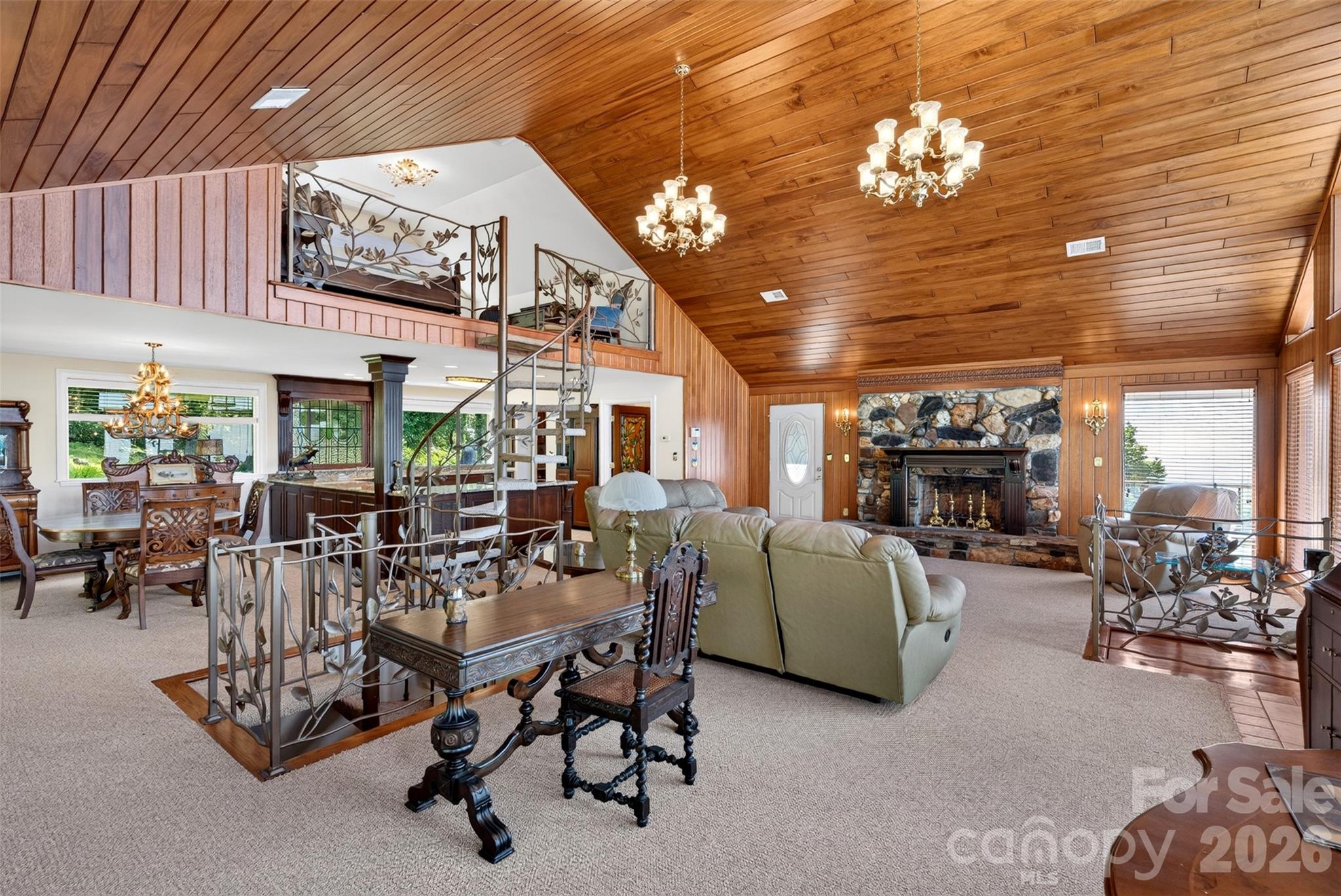 370 Mountain Side Drive Property Photo 26