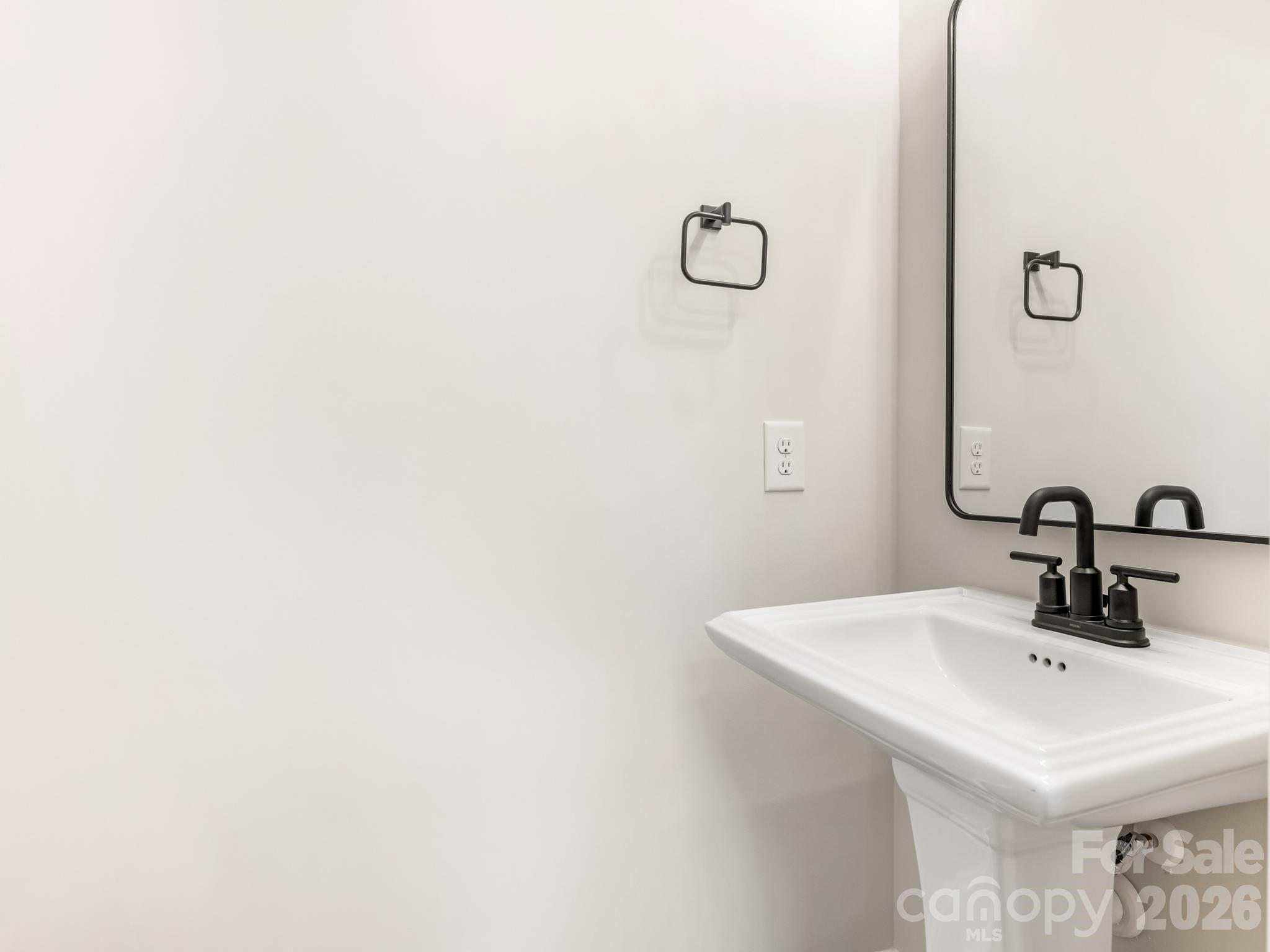 428 Woodvale Place Property Photo 4