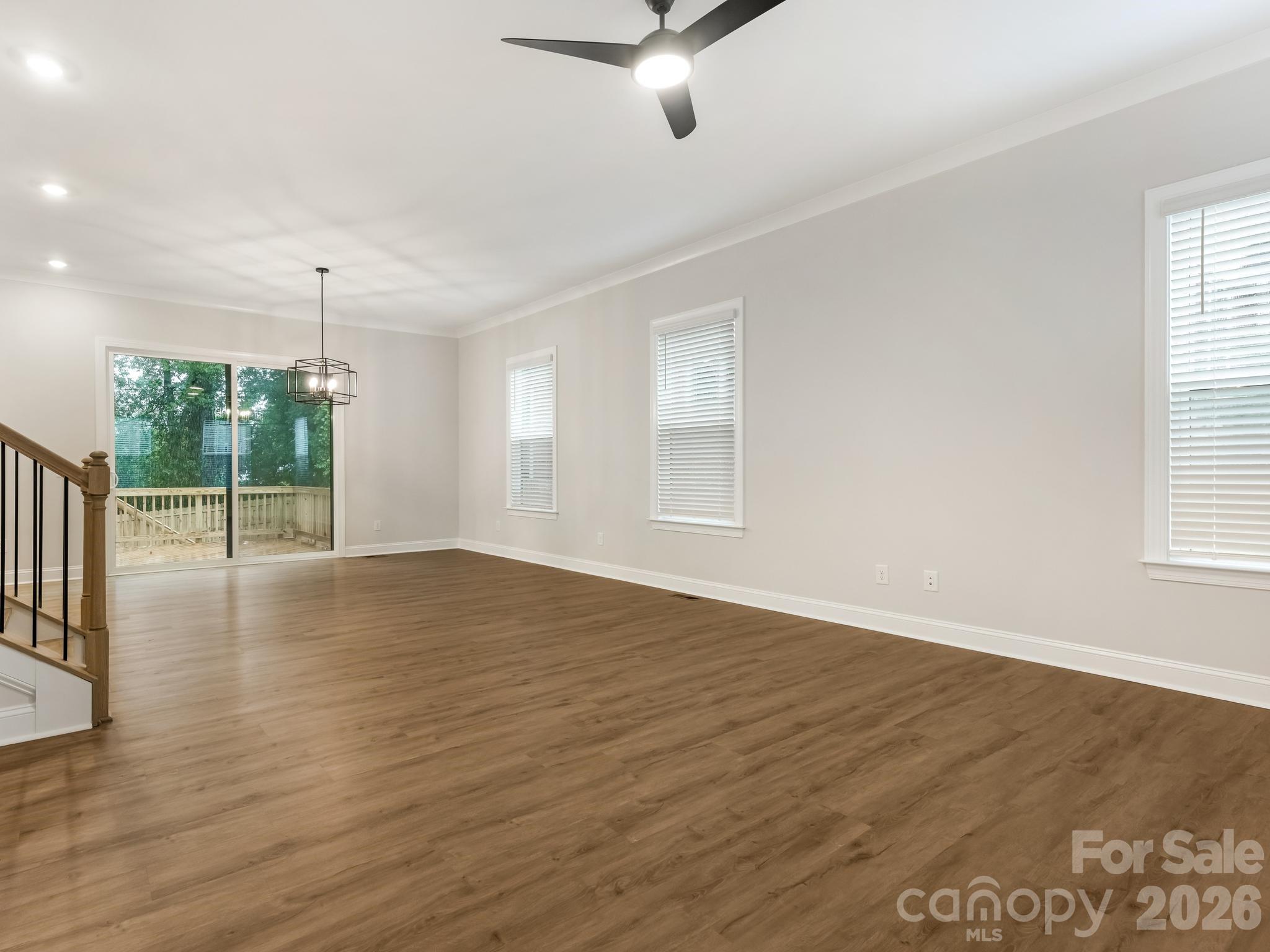 428 Woodvale Place Property Photo 6