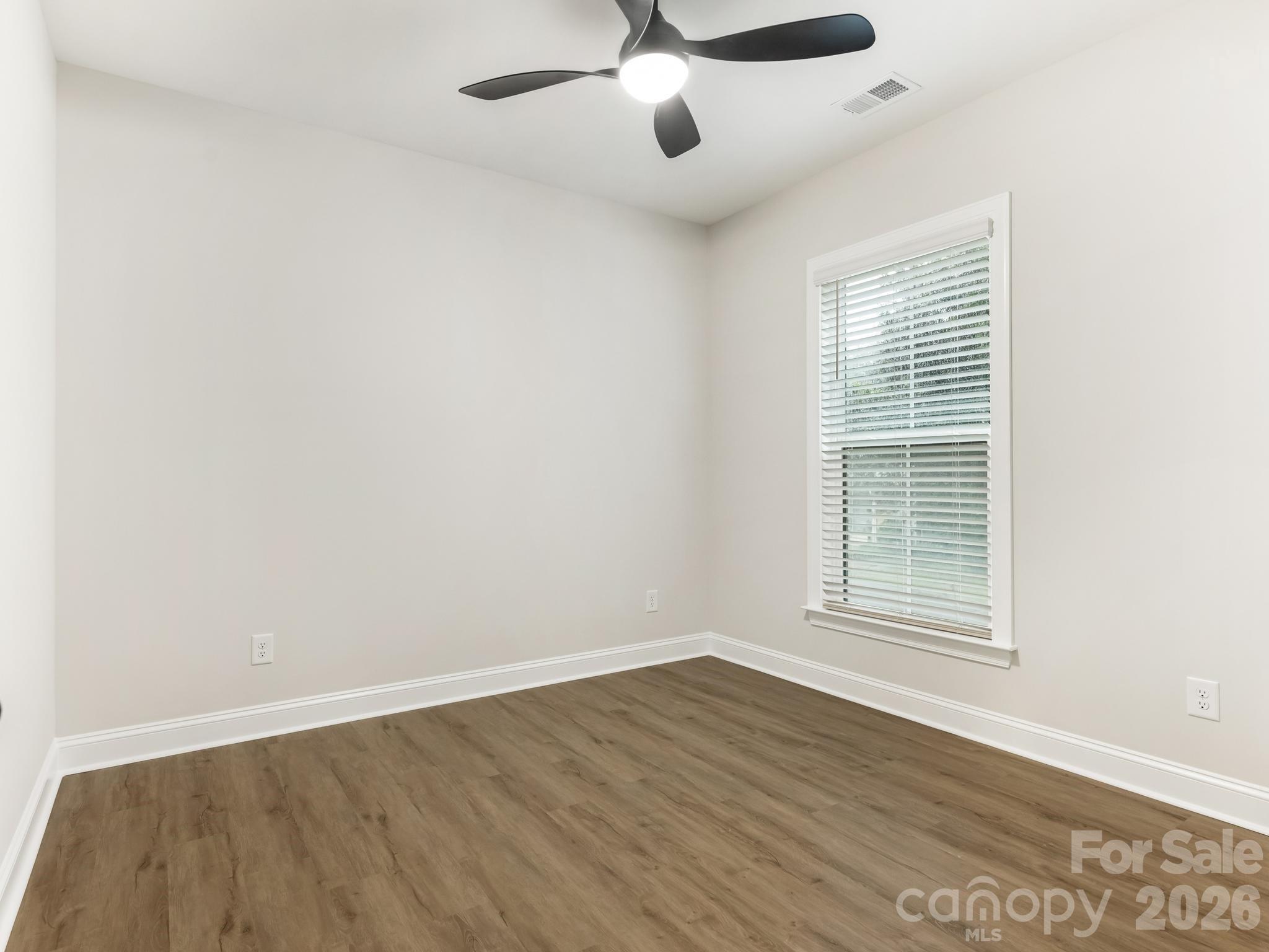 428 Woodvale Place Property Photo 24