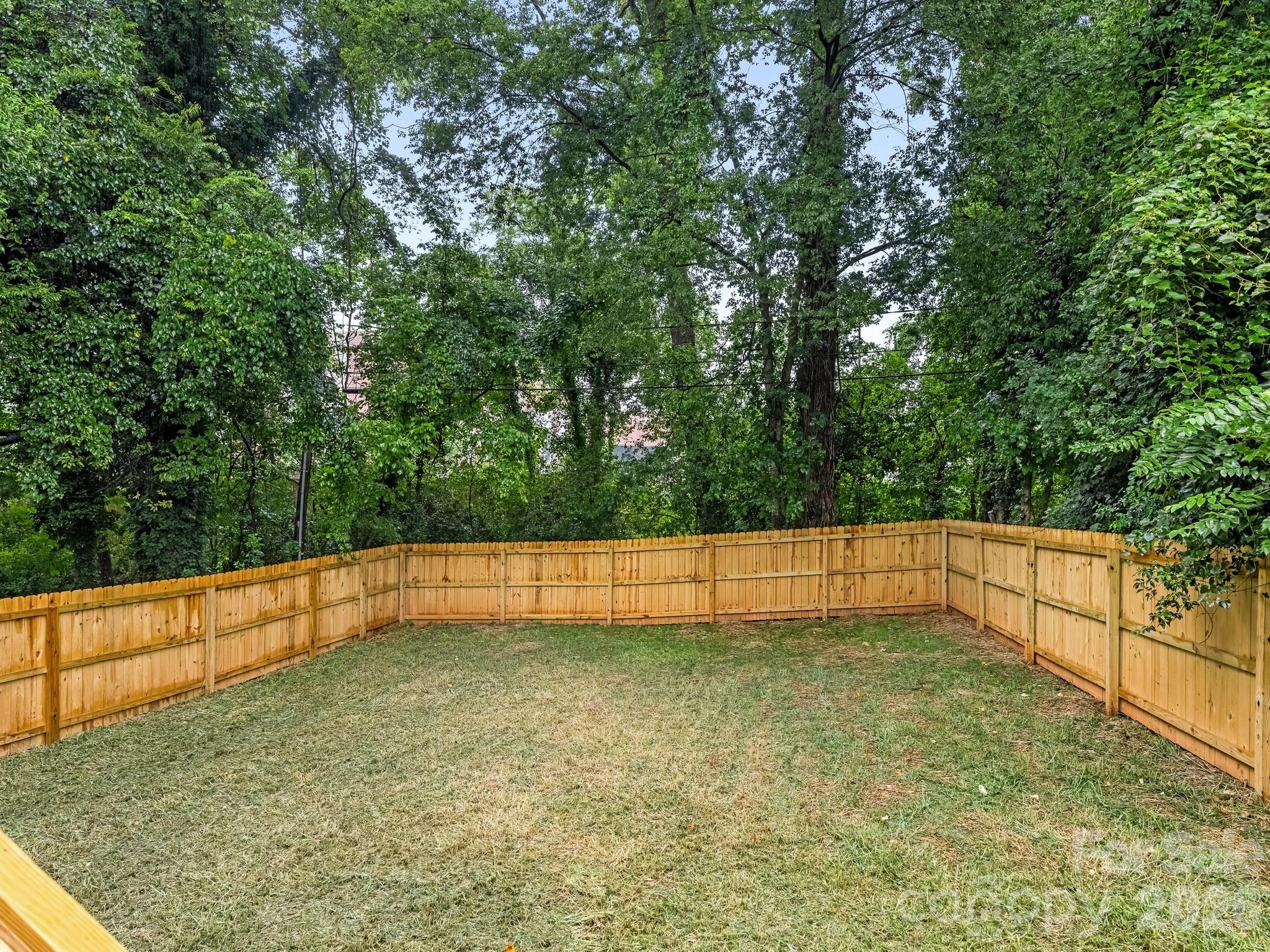 428 Woodvale Place Property Photo 29