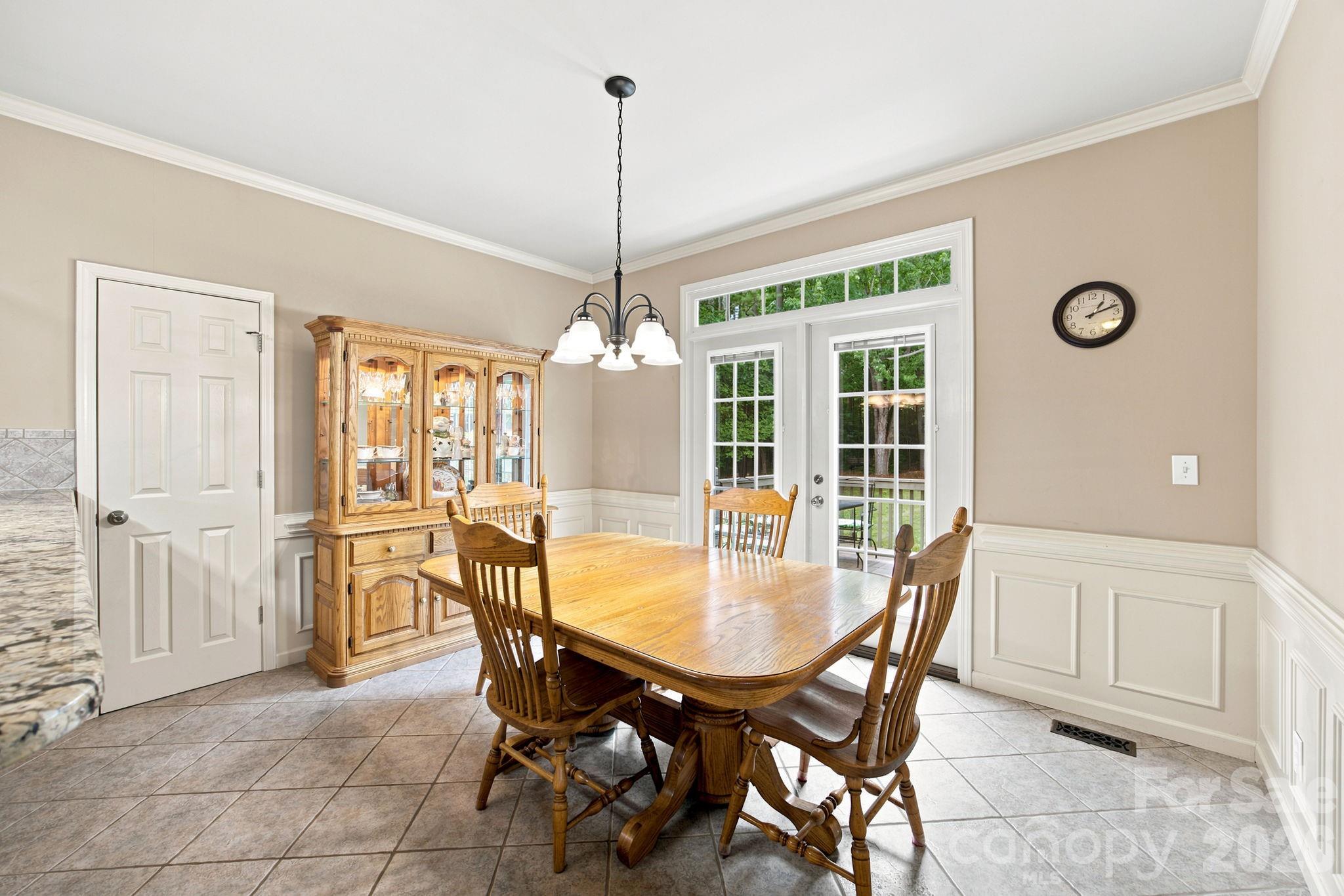 7073 Ridgeway Road Property Photo 15