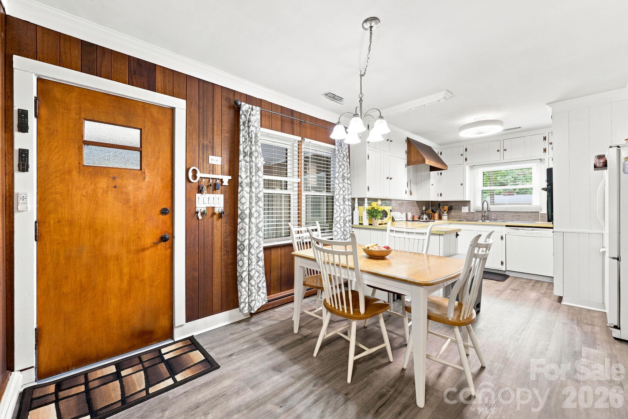 138 Circle Drive Property Photo 4