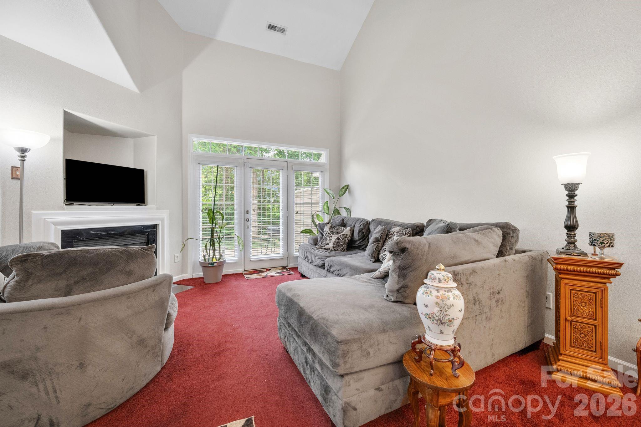 5757 Fox Ridge Lane Property Photo 3