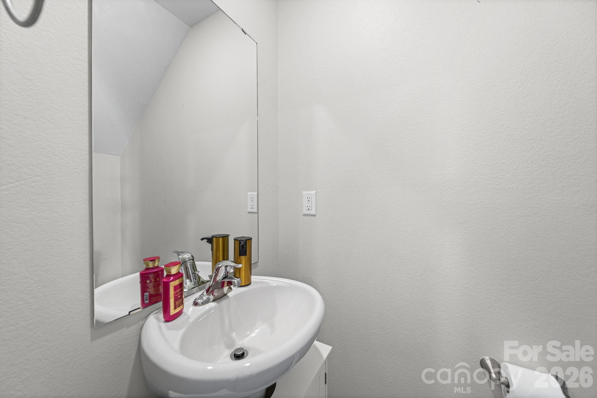282 Aubrey Woods Drive Property Photo 7