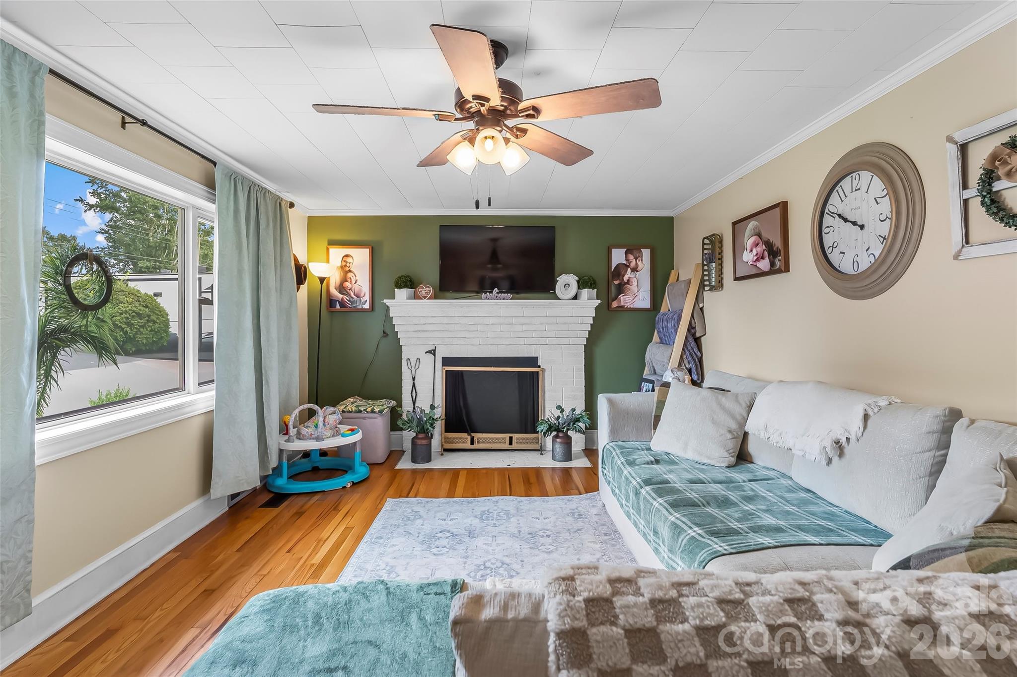 691 Central Street Property Photo 4