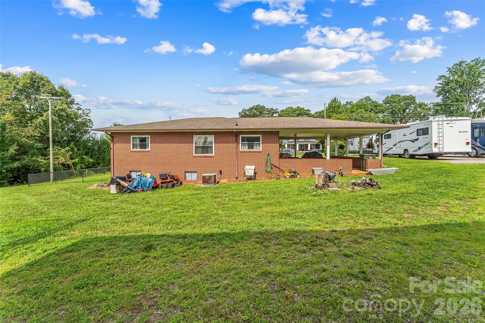 691 Central Street Property Photo 19