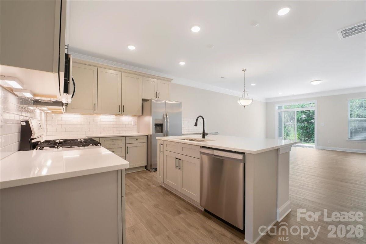 4321 Black Court Property Photo 7