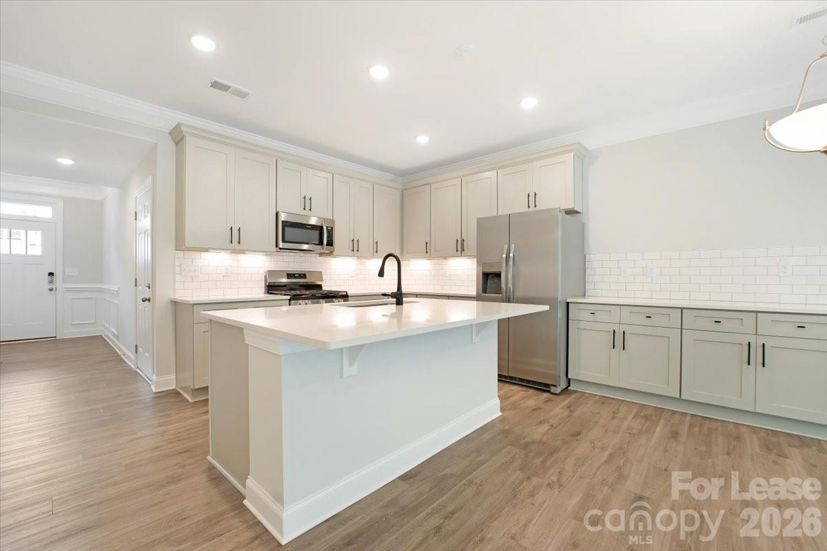 4321 Black Court Property Photo 8