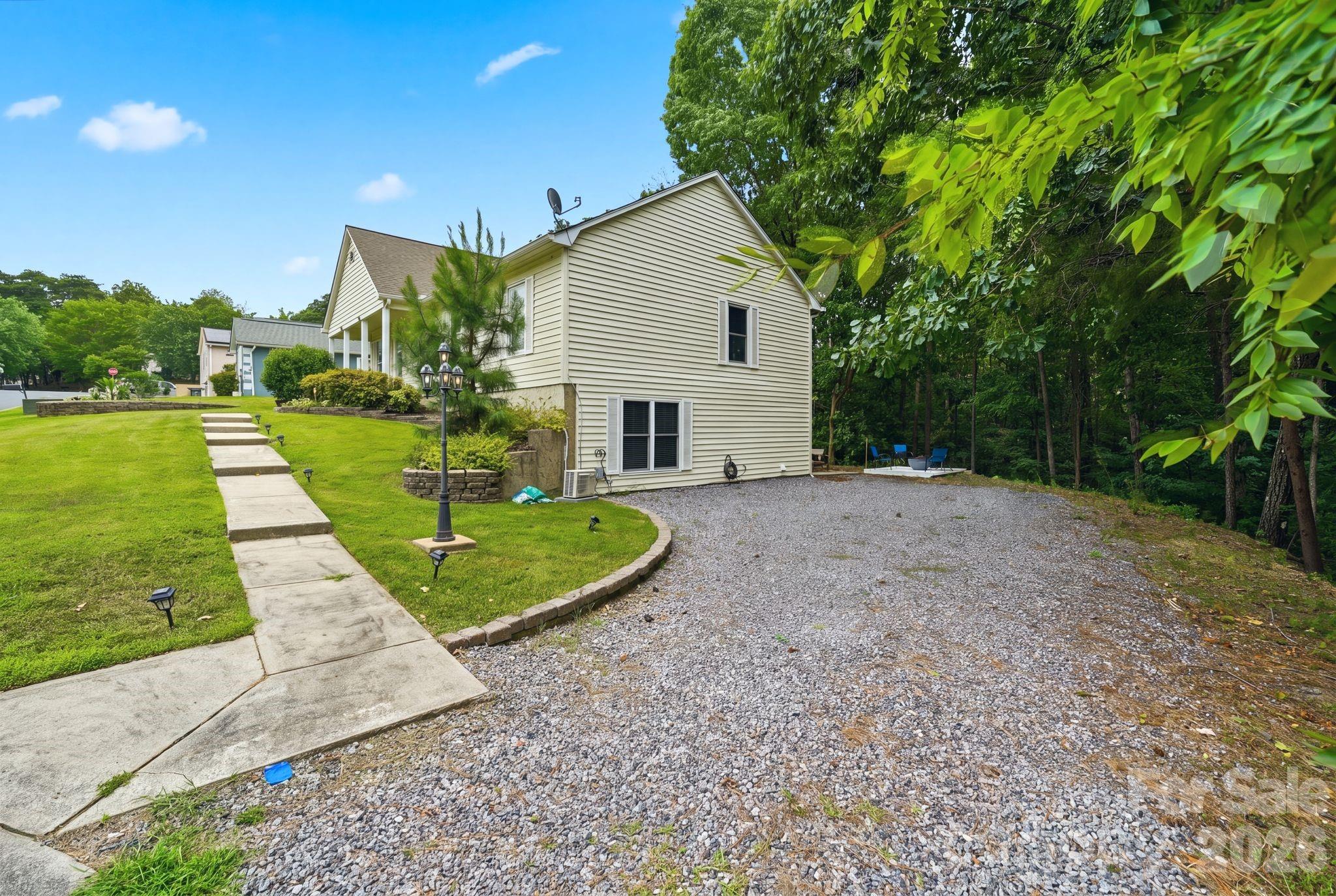 12017 Baywoods Drive Property Photo 3