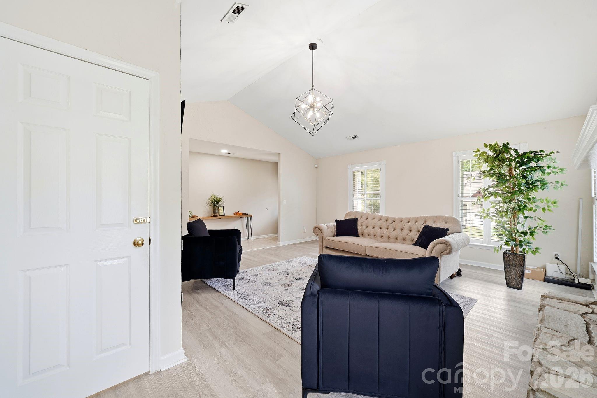 12017 Baywoods Drive Property Photo 7