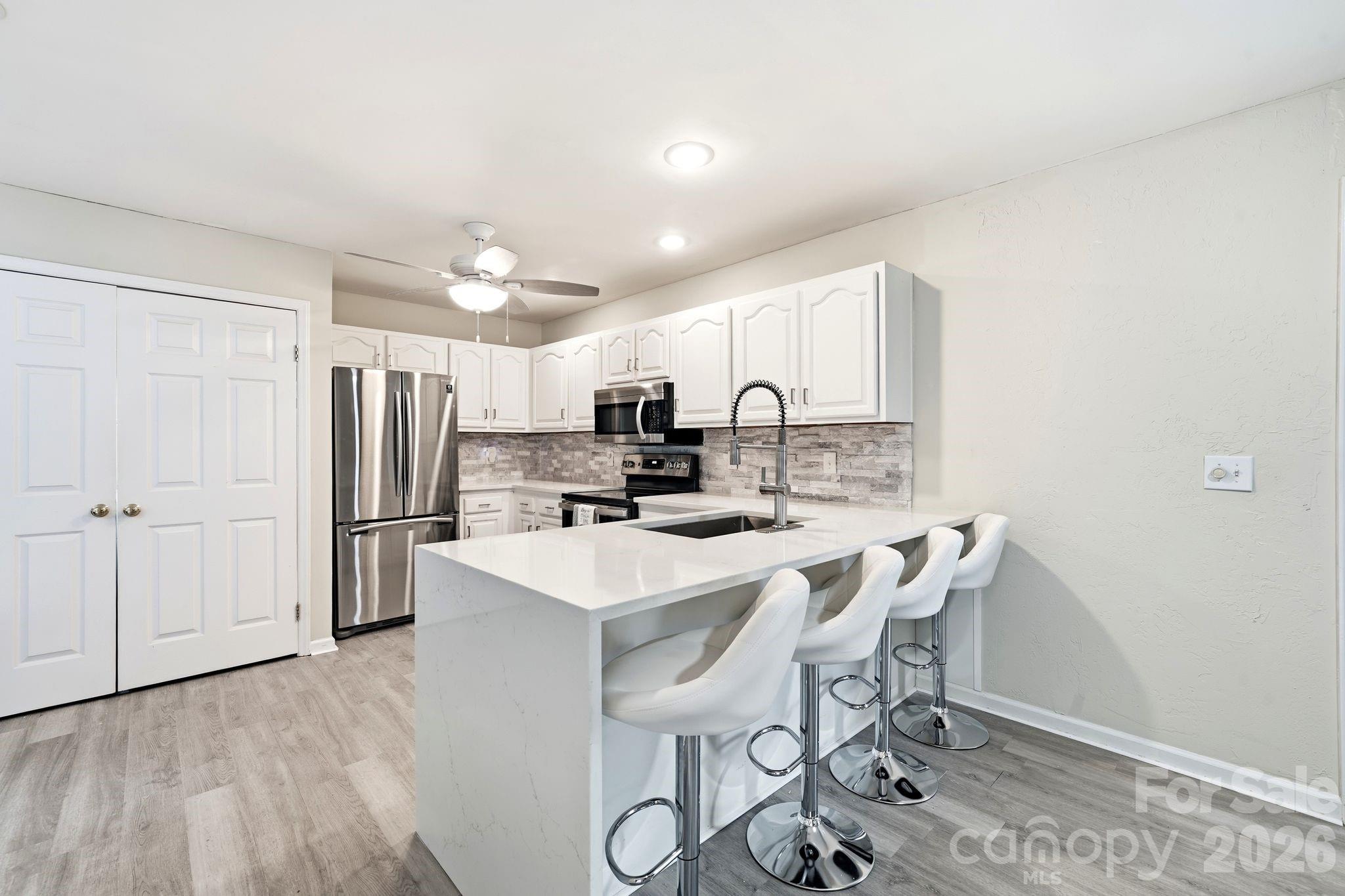 12017 Baywoods Drive Property Photo 10