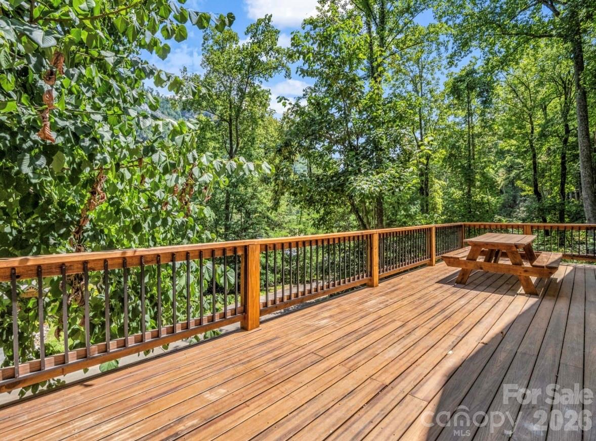 168 Fall Creek Drive Property Photo 9