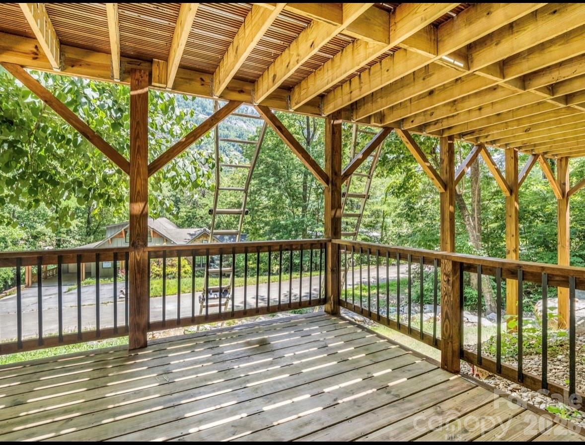 168 Fall Creek Drive Property Photo 11