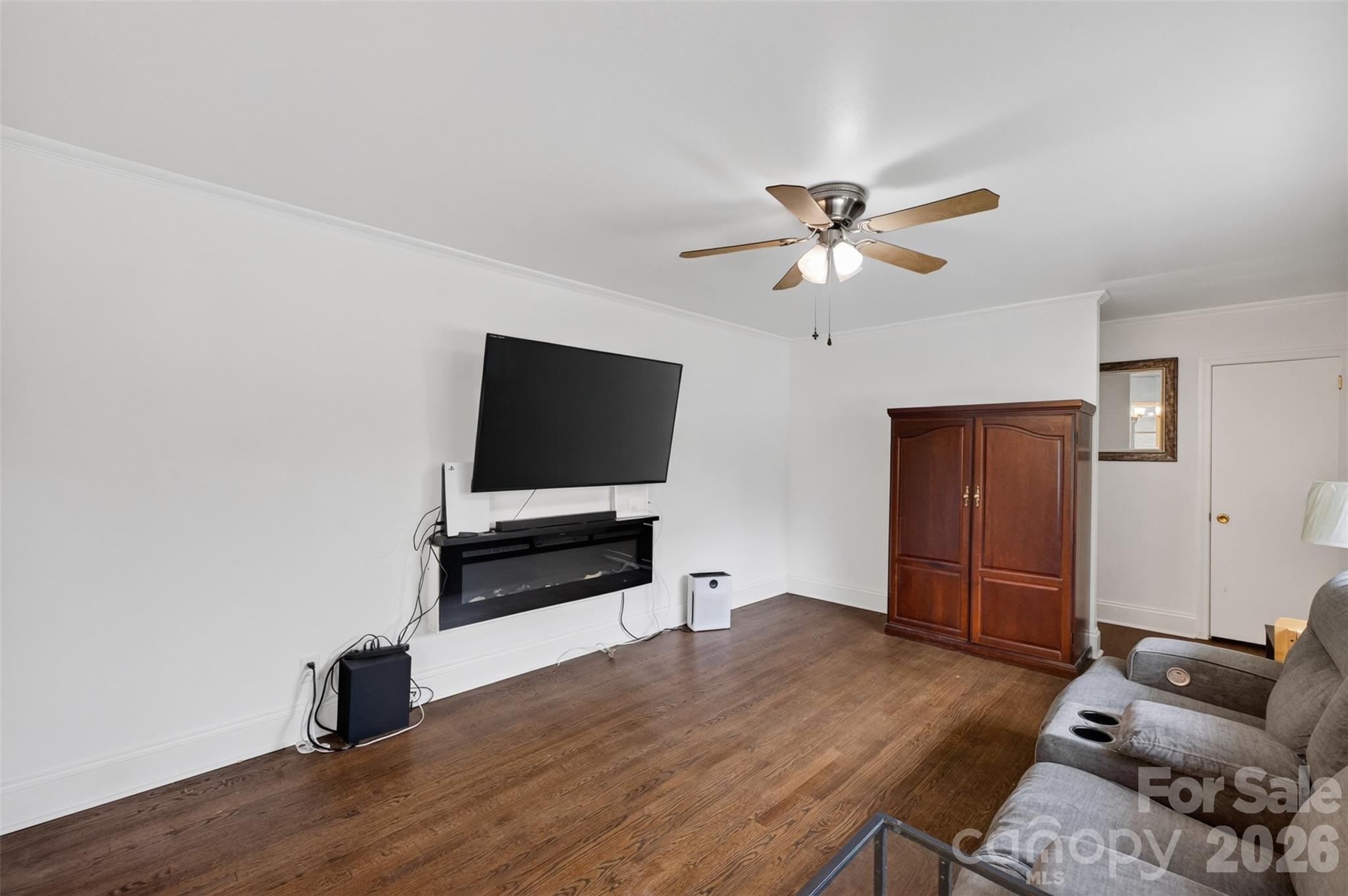 1103 Holmes Avenue Property Photo 11