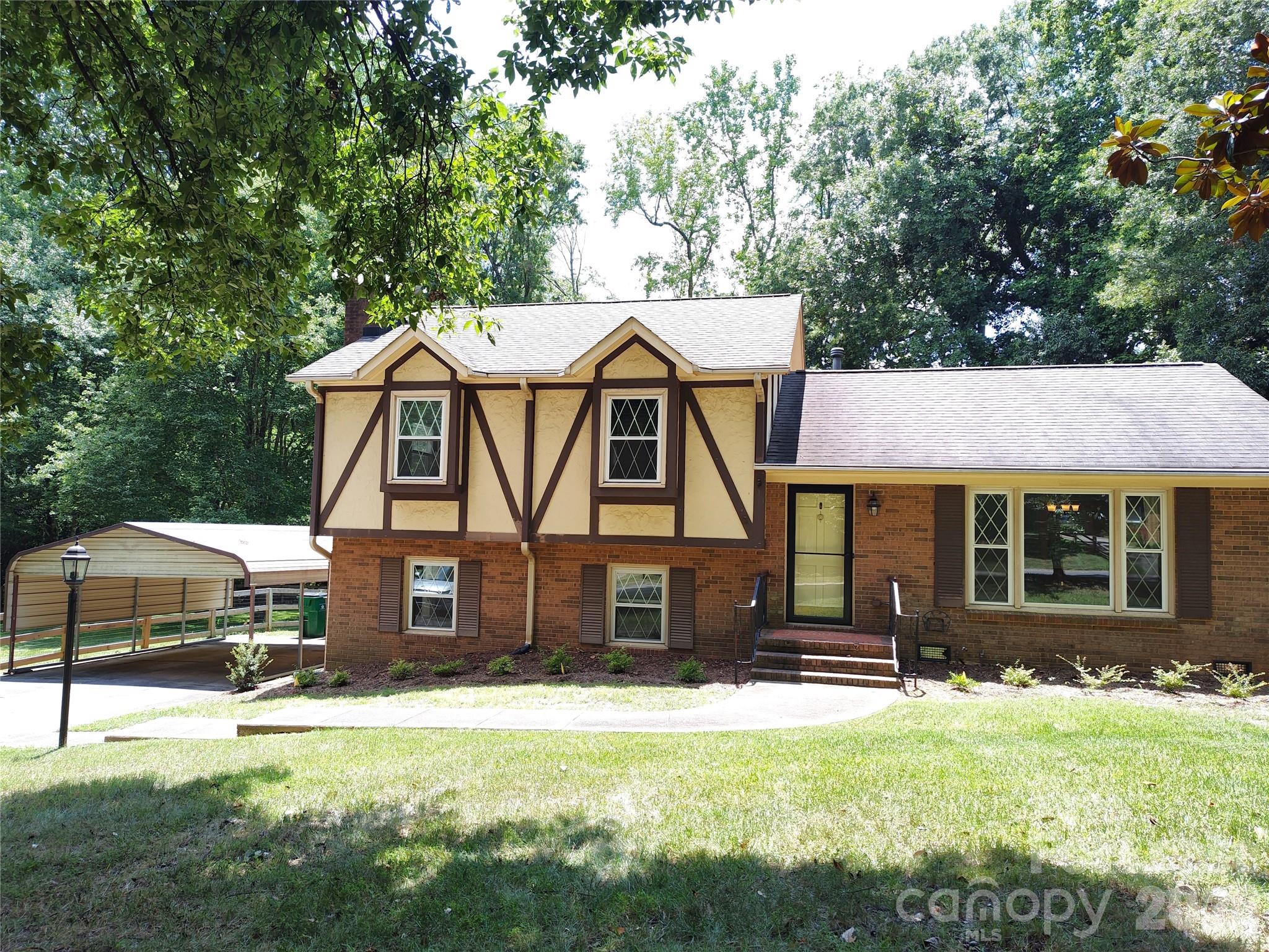 5812 Donegal Drive Property Photo 1