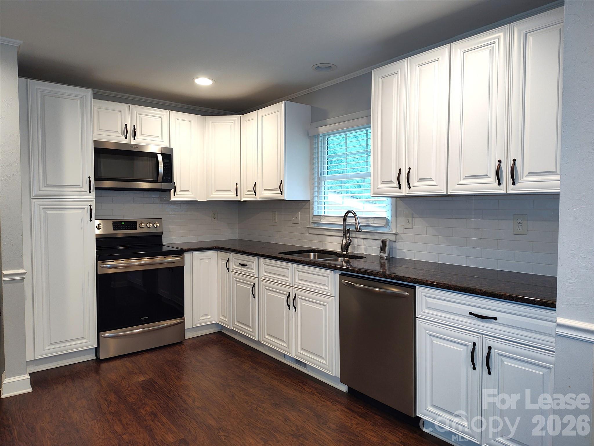 5812 Donegal Drive Property Photo 3