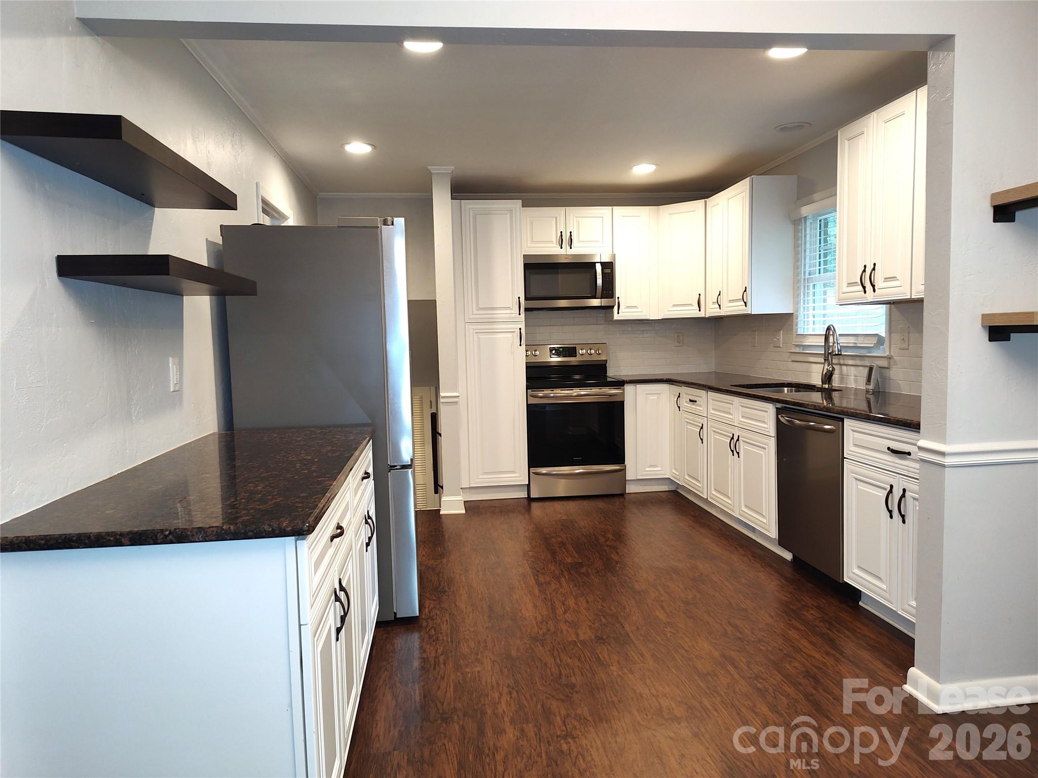 5812 Donegal Drive Property Photo 5