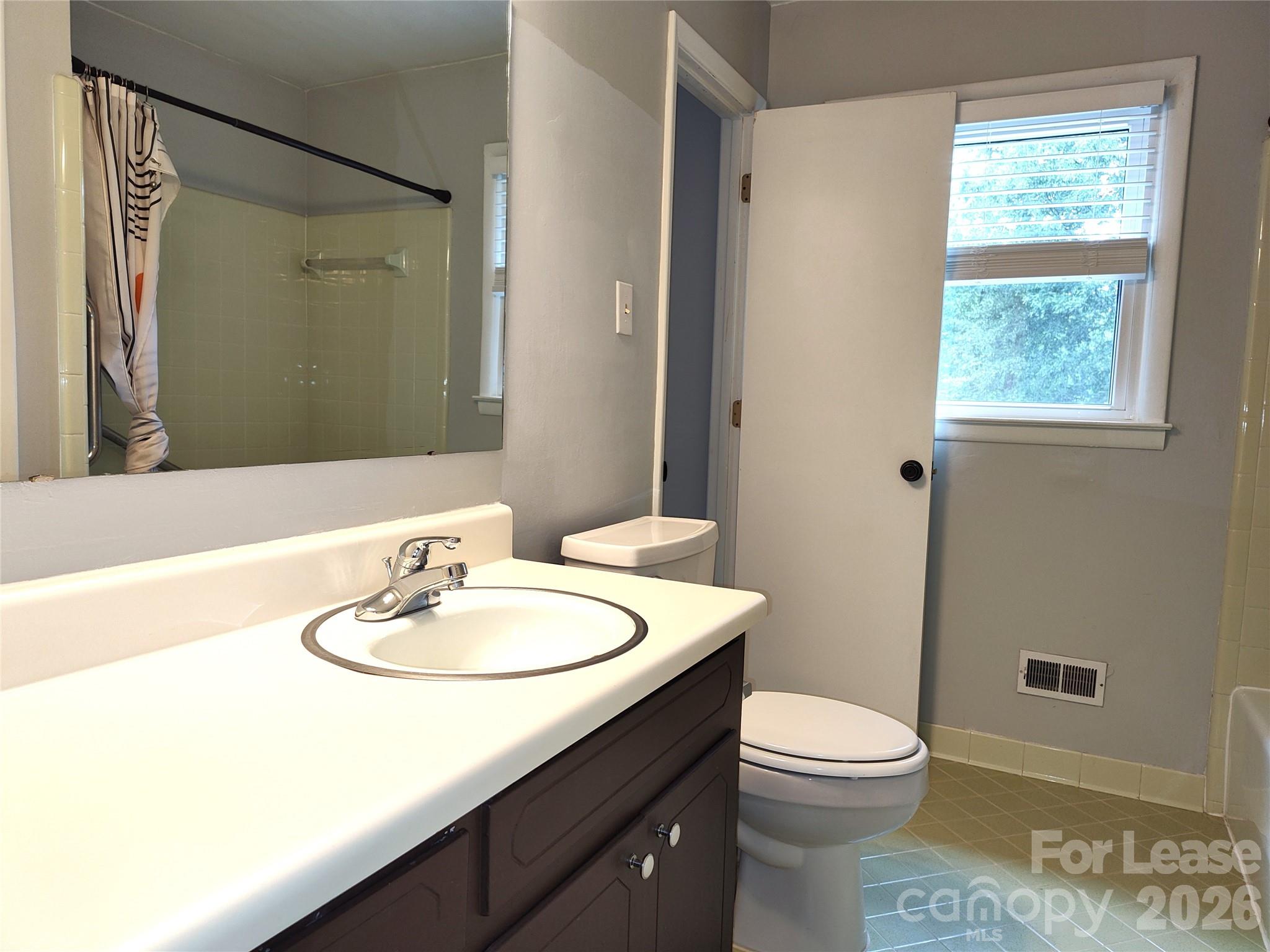 5812 Donegal Drive Property Photo 14