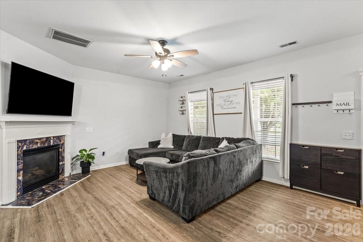 9025 Davis Crossing Court Property Photo 3