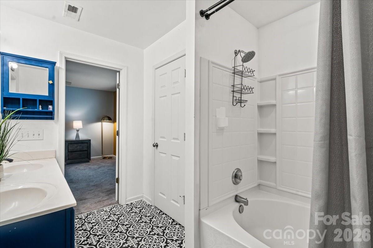 9025 Davis Crossing Court Property Photo 13