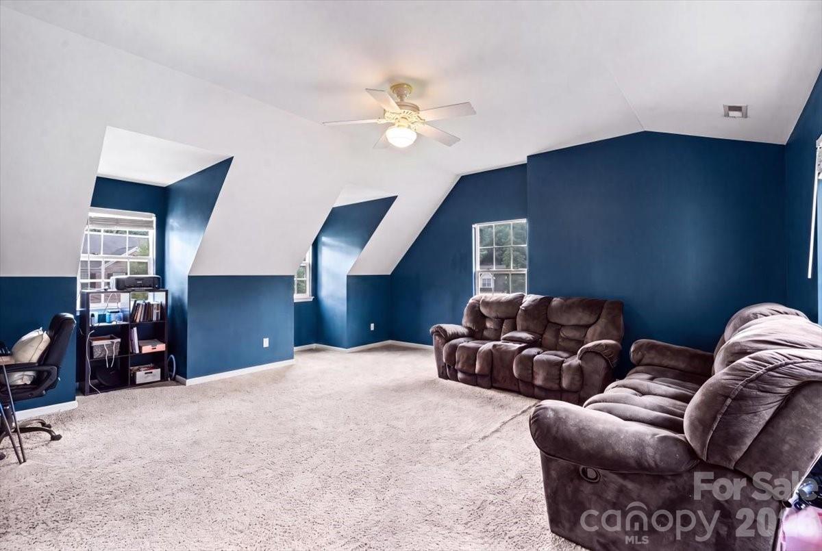 9025 Davis Crossing Court Property Photo 17