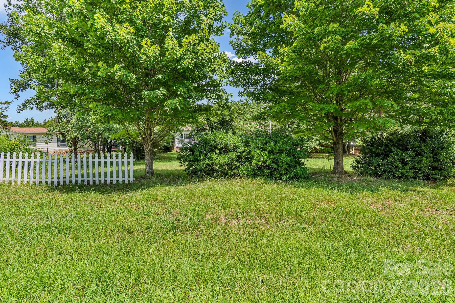 515 Wafford Road Property Photo 2