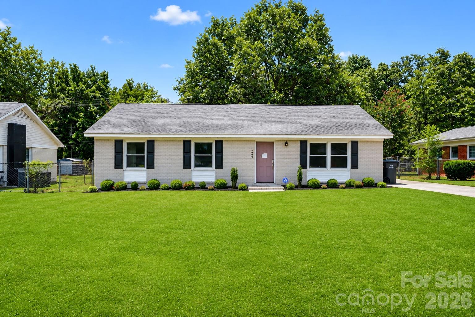 1240 Glenarden Drive Property Photo 1