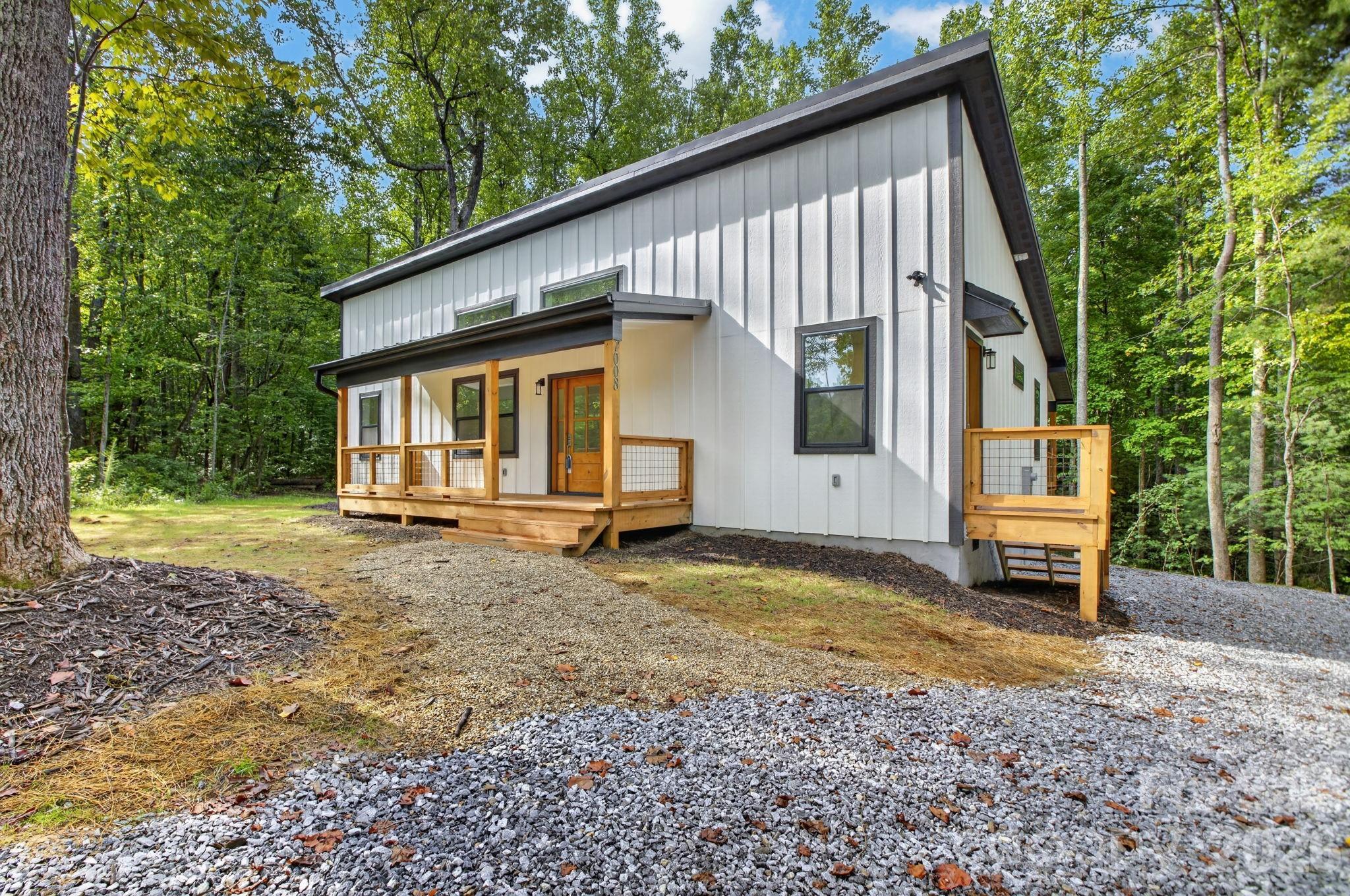 1008 Bell Mountain Road Property Photo 2