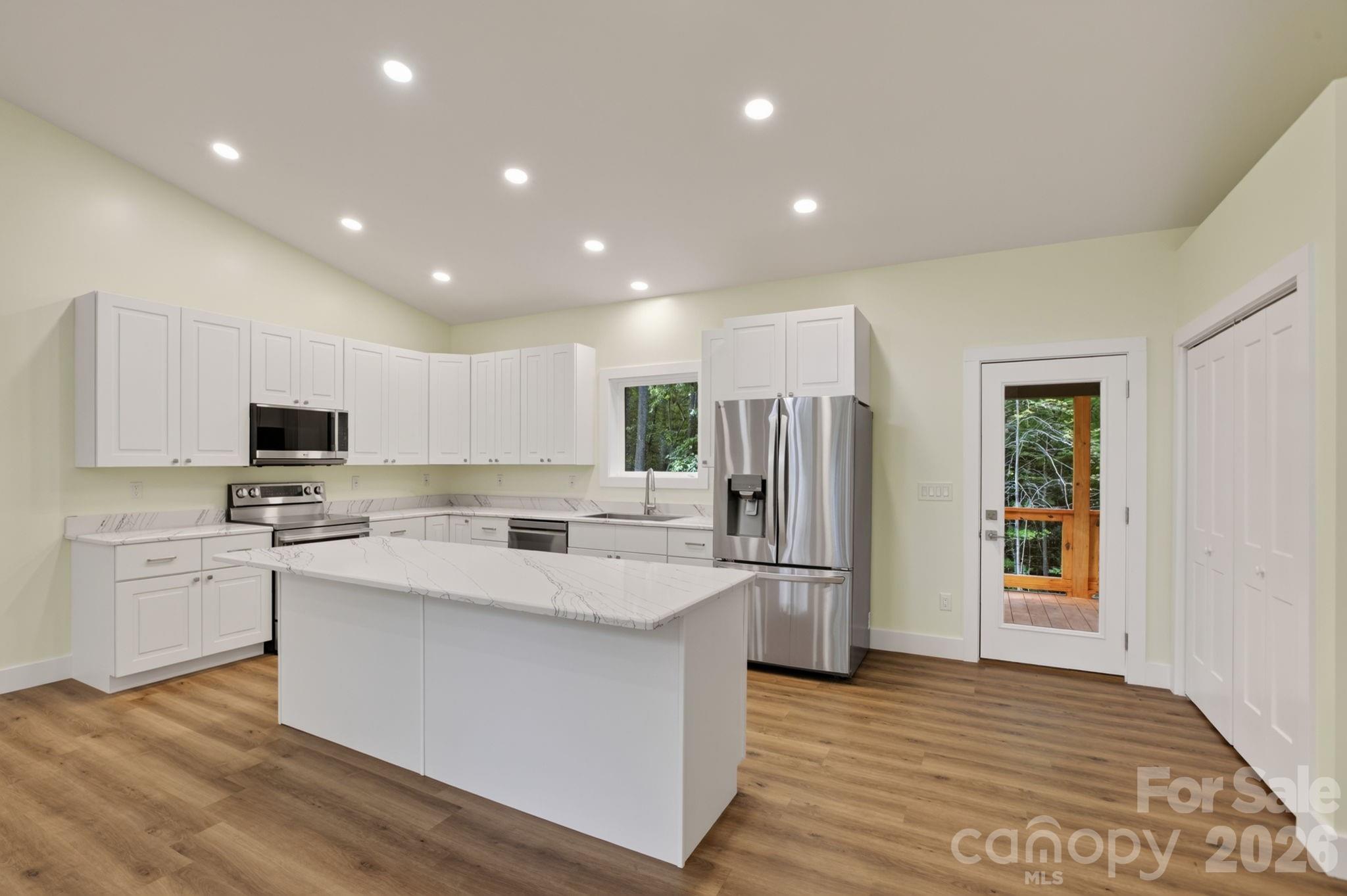 1008 Bell Mountain Road Property Photo 7