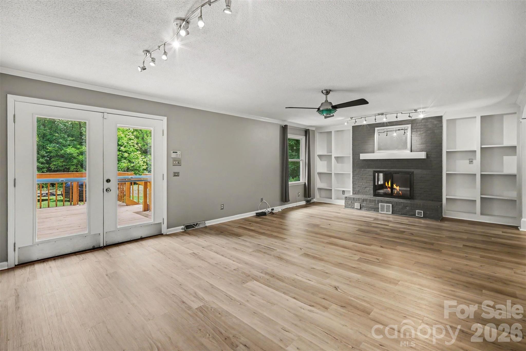 519 Raintree Drive Property Photo 4