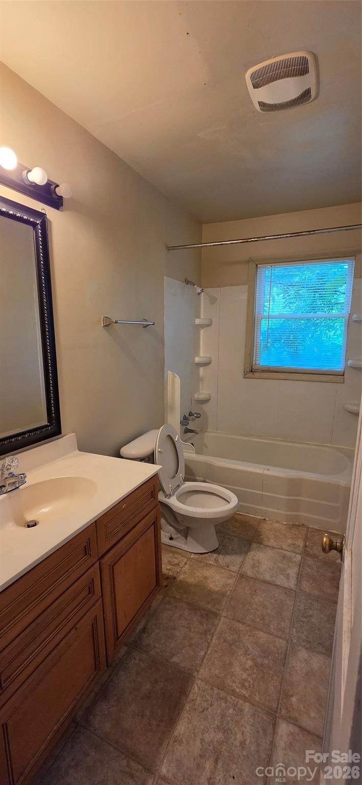 2216 Yadkin Avenue Property Photo 10