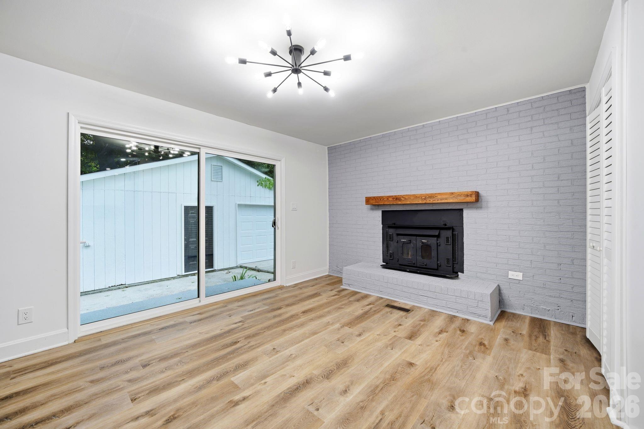 1453 Grovewood Drive Property Photo 8