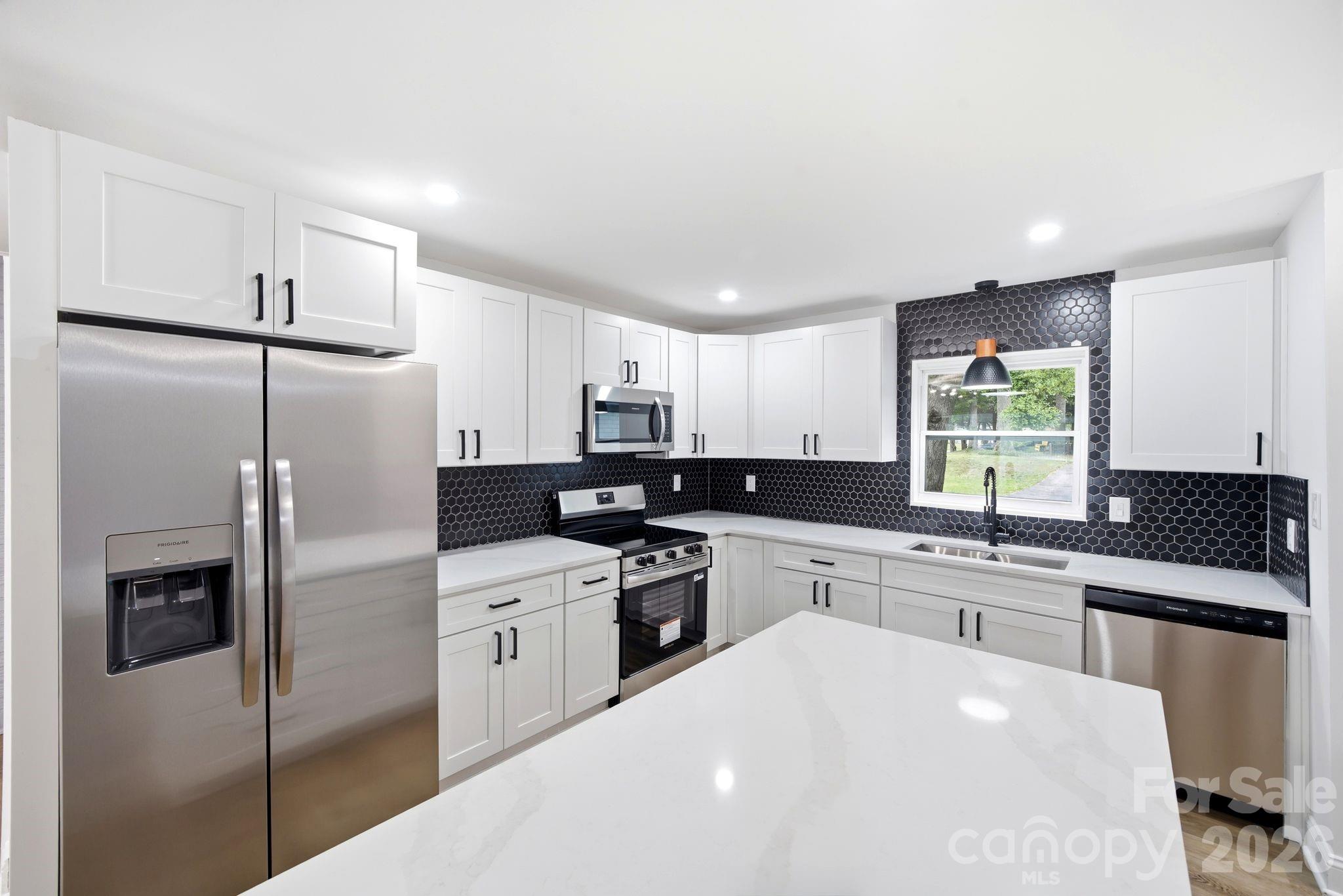 1453 Grovewood Drive Property Photo 10
