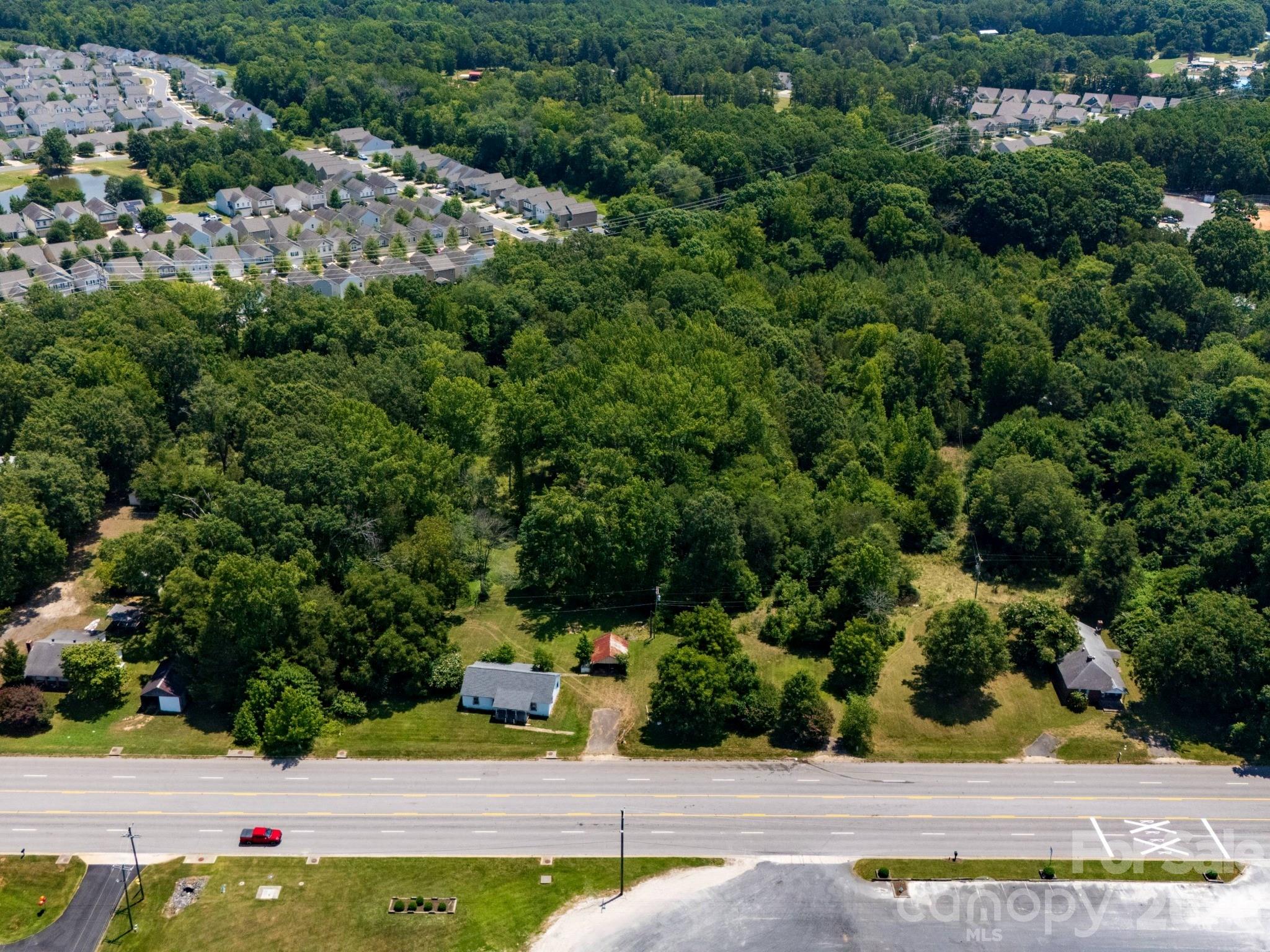 180 Hands Mill Highway Property Photo 3