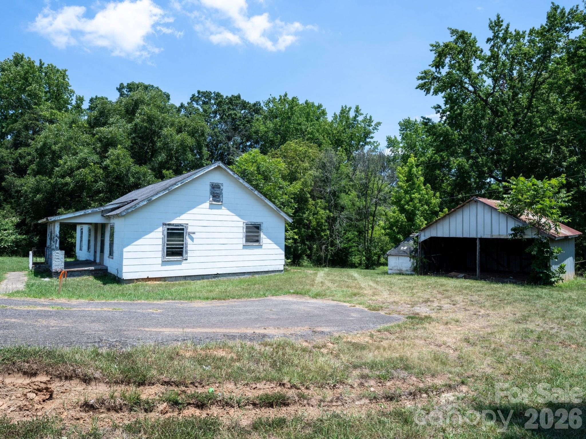 180 Hands Mill Highway Property Photo 8